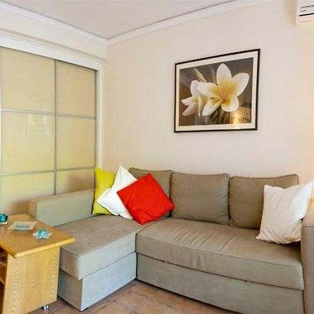אתונה Comfortable Garden Apt Near Vouliagmeni Beach מראה חיצוני תמונה