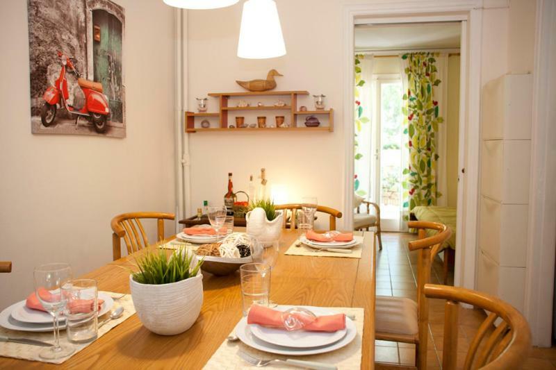 אתונה Comfortable Garden Apt Near Vouliagmeni Beach מראה חיצוני תמונה