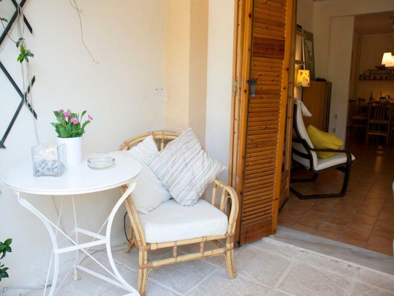אתונה Comfortable Garden Apt Near Vouliagmeni Beach מראה חיצוני תמונה