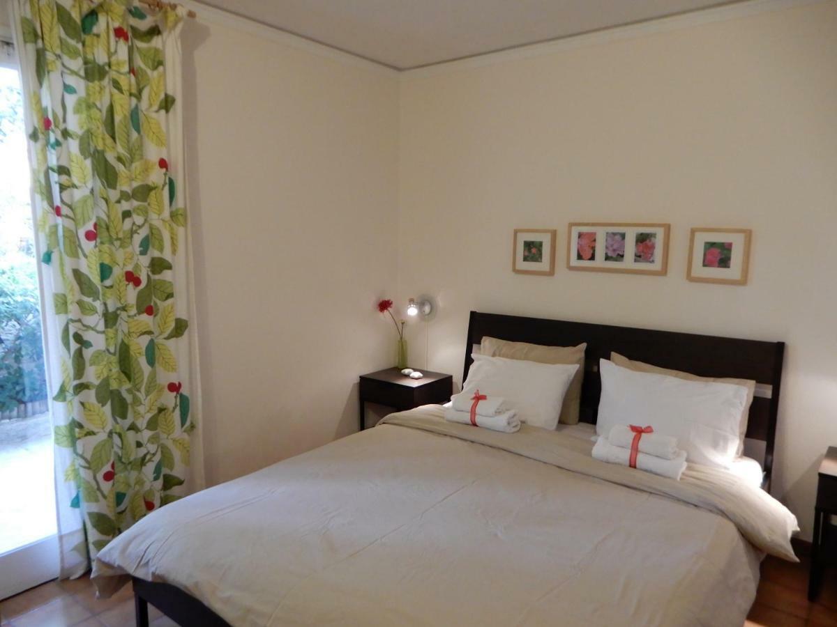 אתונה Comfortable Garden Apt Near Vouliagmeni Beach מראה חיצוני תמונה