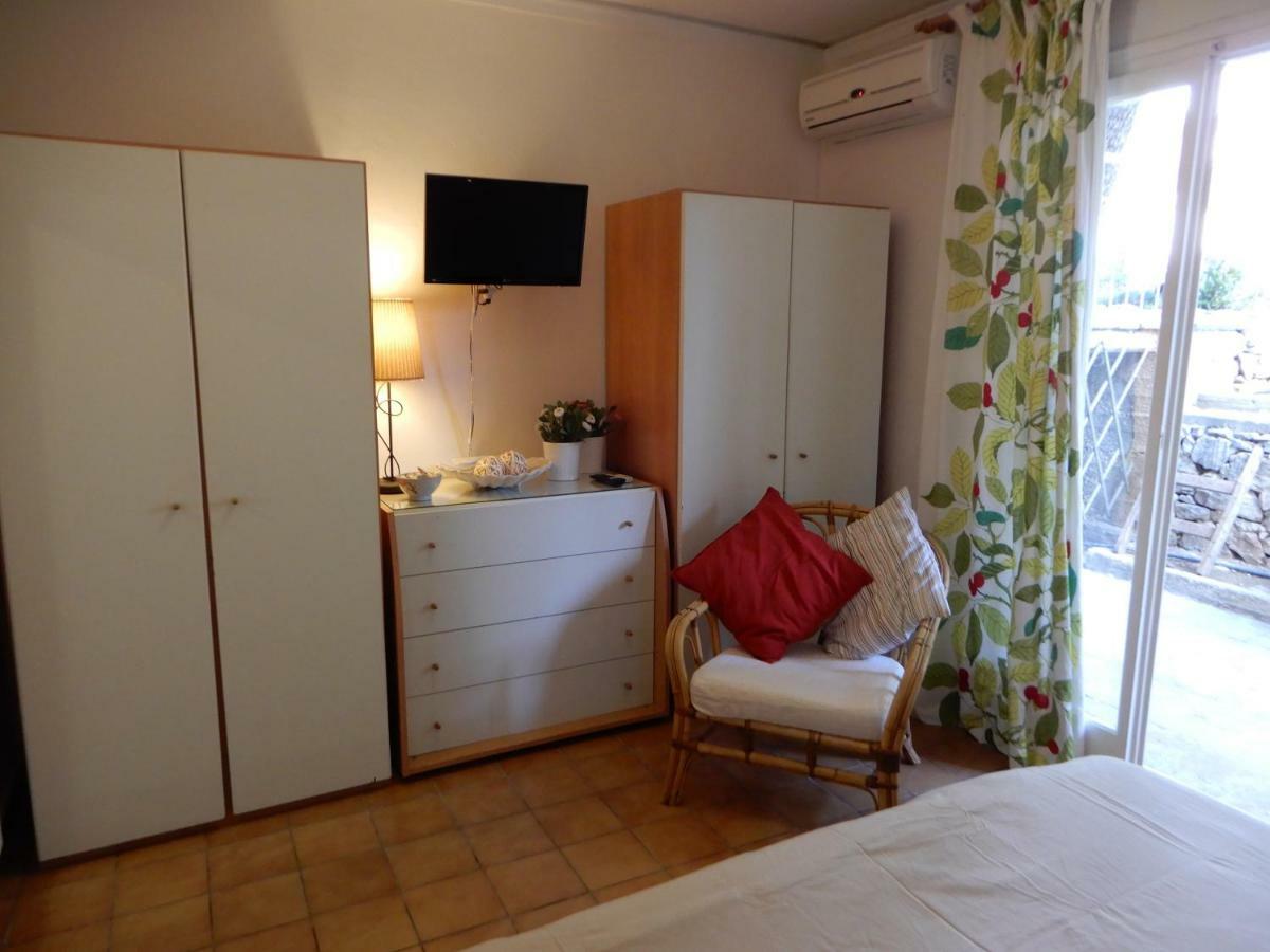 אתונה Comfortable Garden Apt Near Vouliagmeni Beach מראה חיצוני תמונה