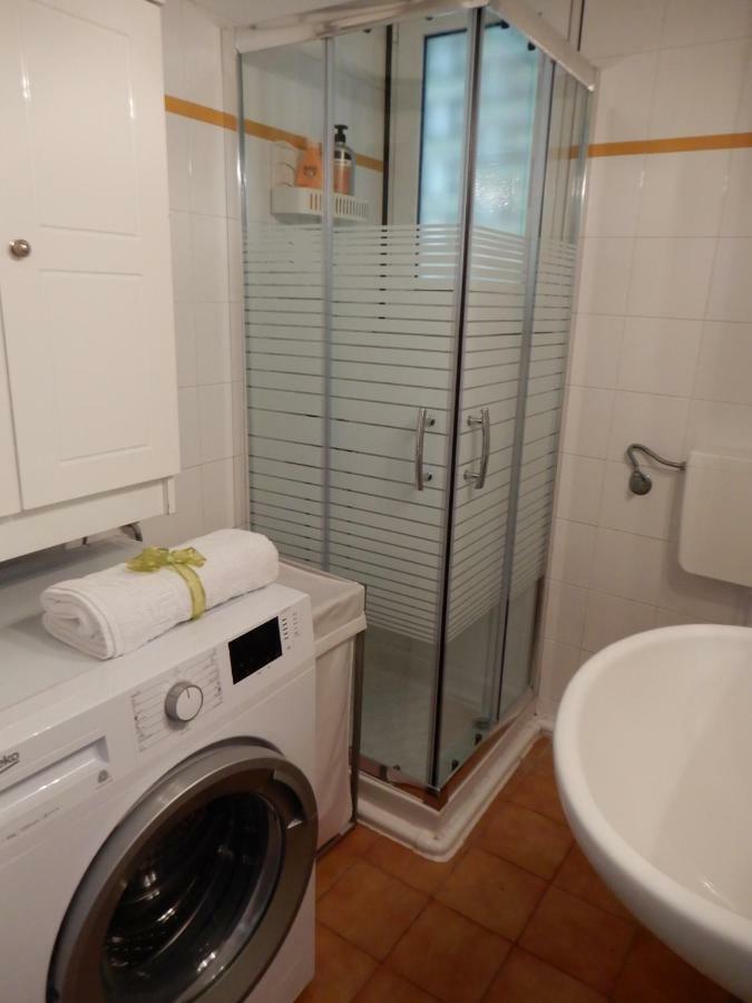 אתונה Comfortable Garden Apt Near Vouliagmeni Beach מראה חיצוני תמונה